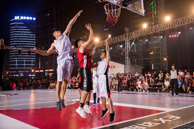 员来牵制曼 员来牵制曼