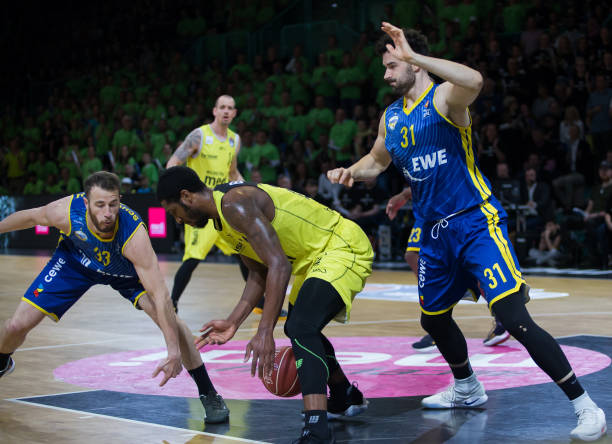 他们不仅战 他们不仅战